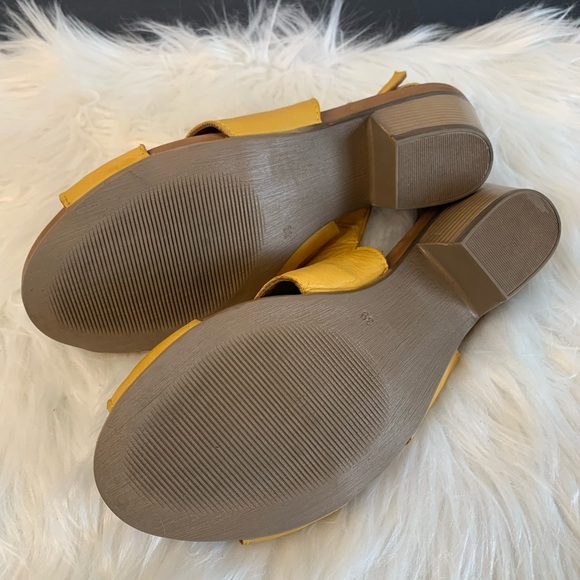 Bueno Yellow Leather Women's Sandals - Picture 3 of 5